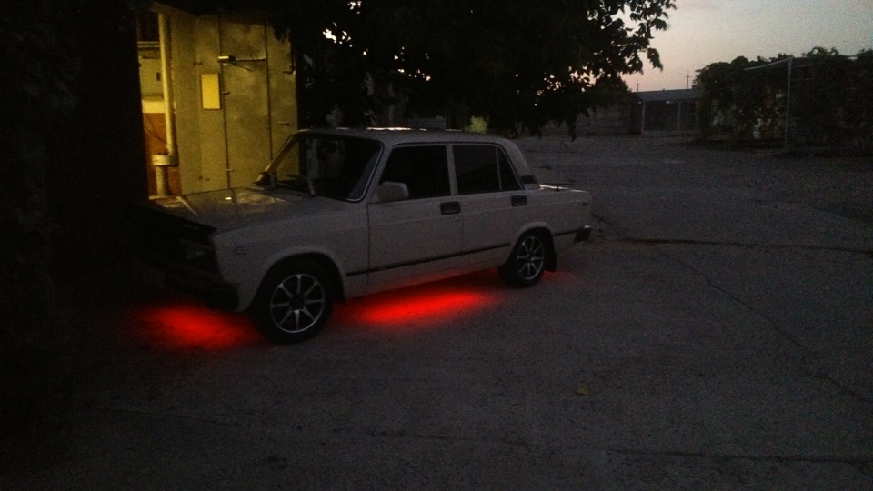 Підсвічування днища ВАЗ 2105 1