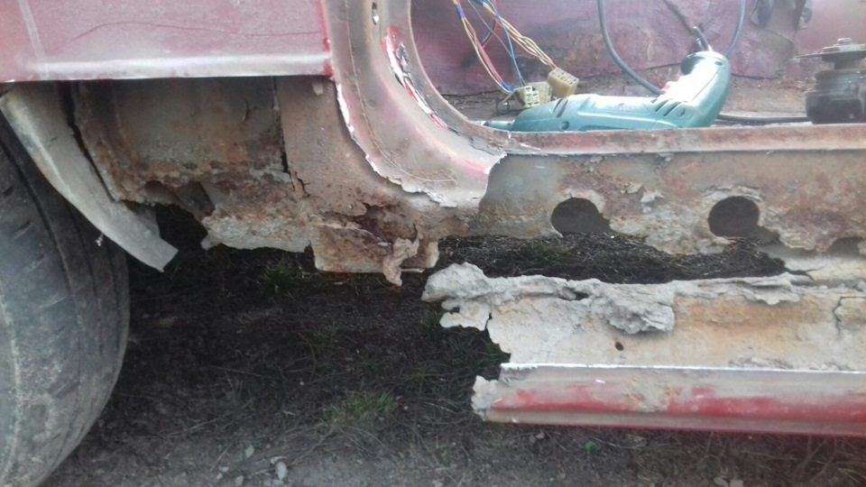 Зрізав лівий поріг 4