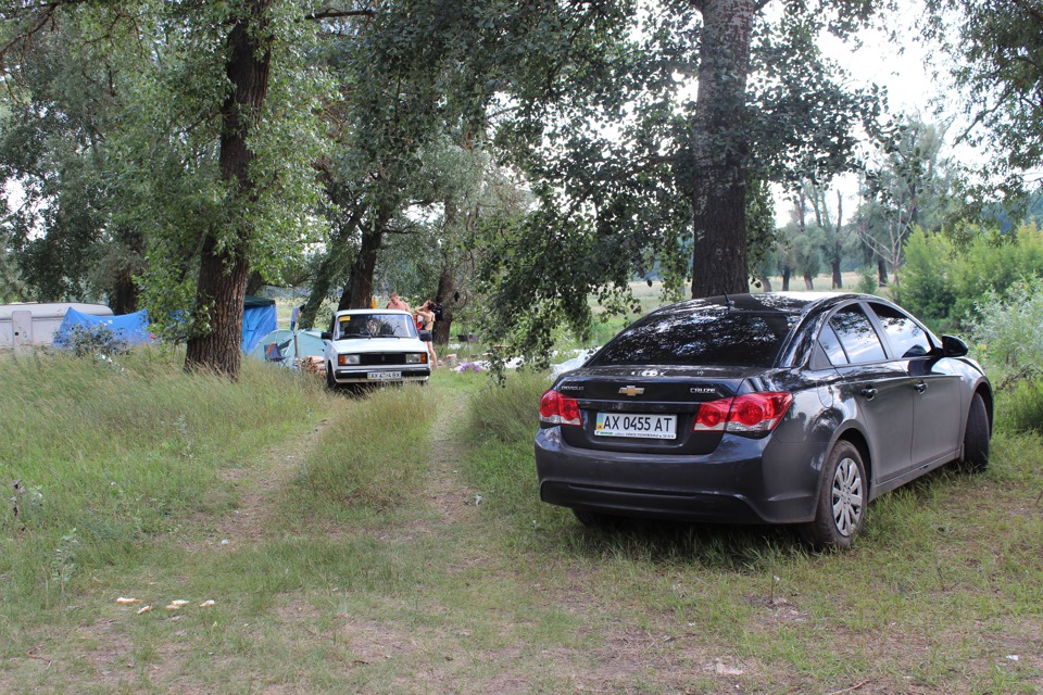 Відпочинок біля річки 3
