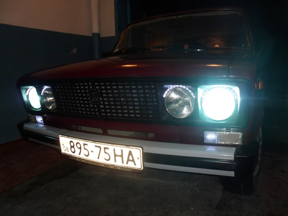 Не дивись на попи, а дивись на стопи)