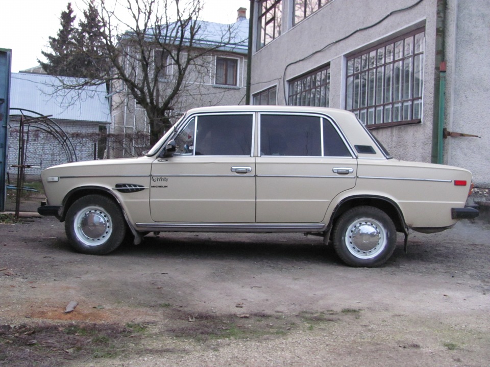 Поклеївся 1