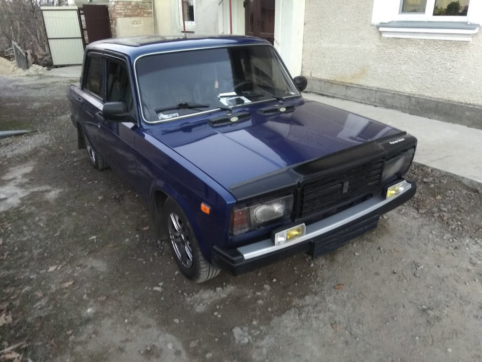 Магнітола 1 DIN з висувним дисплеєм на ваз 2107 1