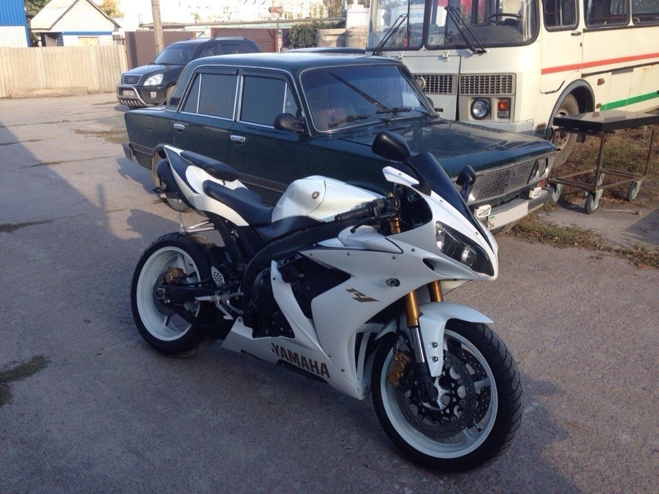 поповнення сім'ї (Yamaha R1) 4
