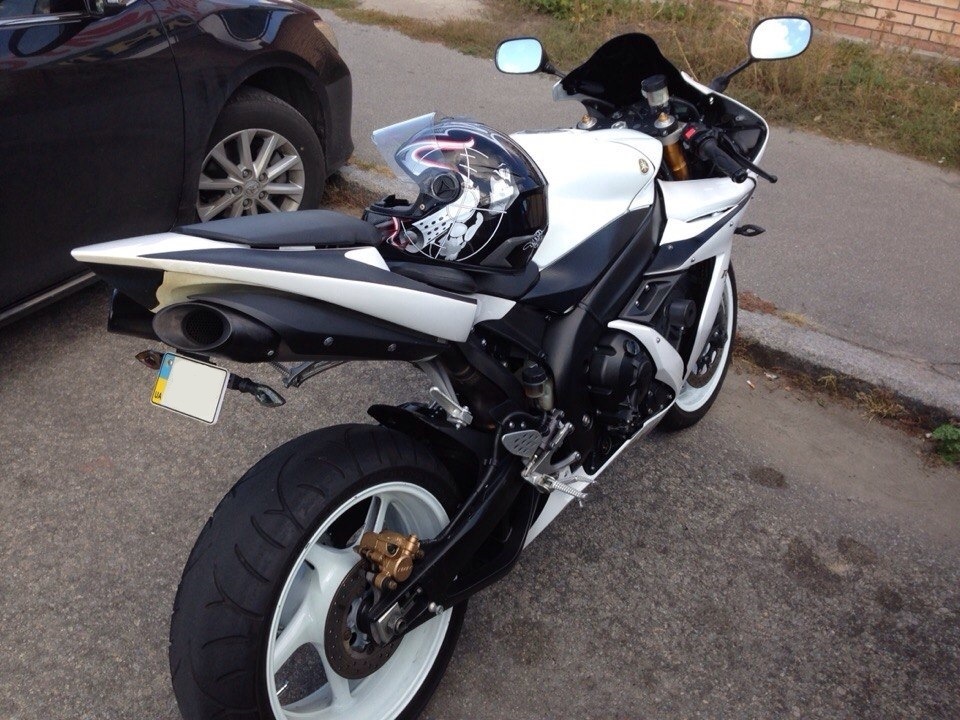 поповнення сім'ї (Yamaha R1) 3