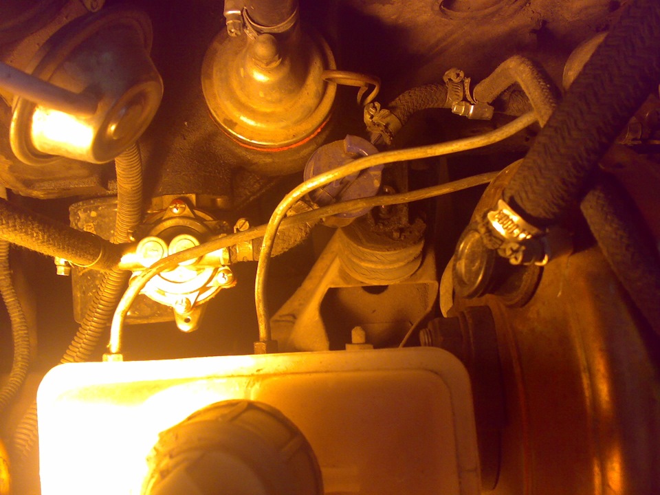 заміна подушки двигуна (лівої) + заміна підшипників маточини (правою) 1