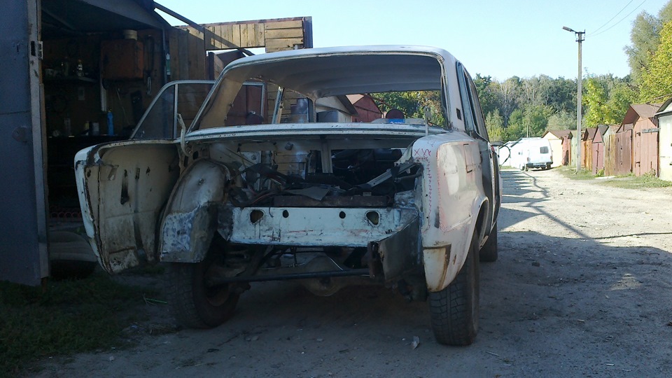 Задня частина автомобіля. 3