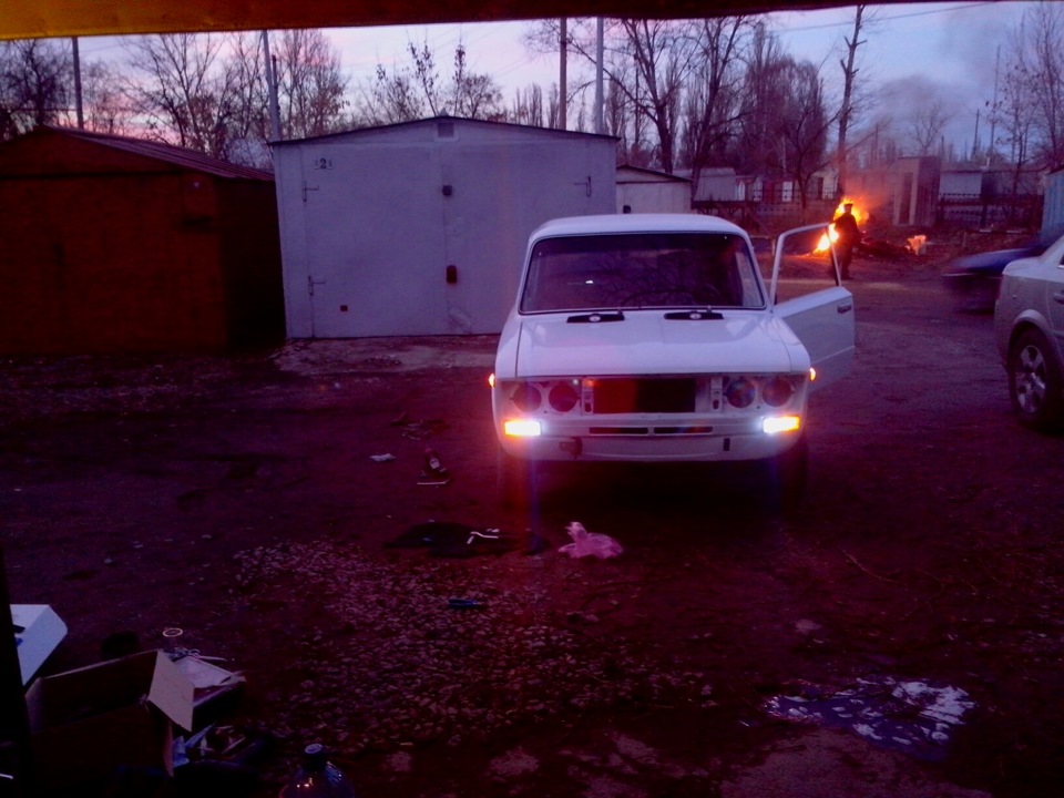 Скло, шум і замки дверей. 1