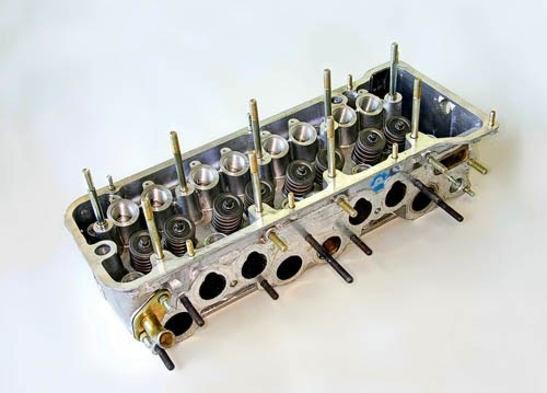 Двигуни ВАЗ-2123 та ВАЗ-21214-30: про ГБЦ нового зразка 5