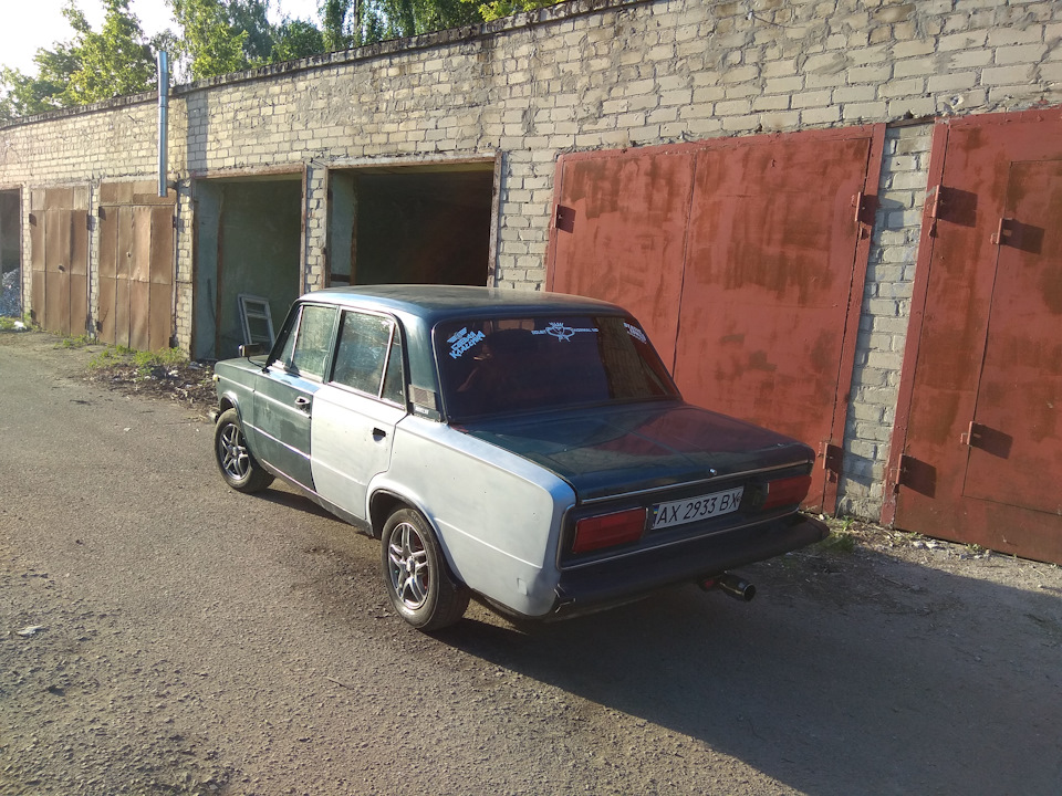 Погрунтував і пофарбував двері та крило. 3