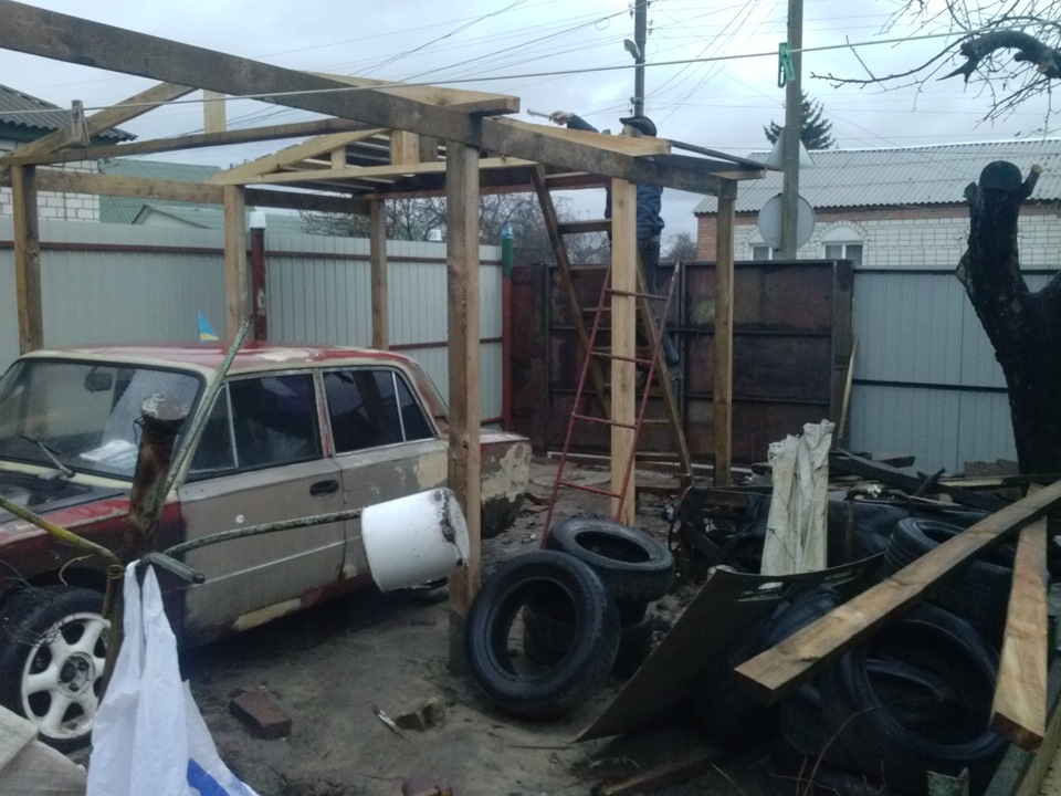 Двір набуває нового вигляду))) У мого Ангелочка буде свій будинок))) 1