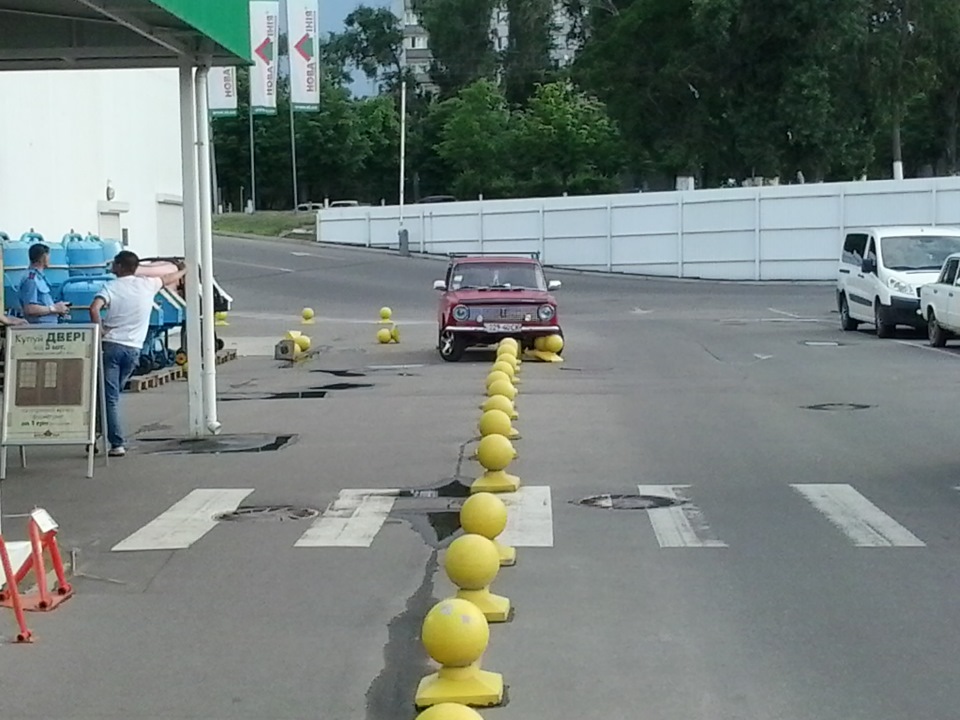 Мені начхати на всіх! Паркуюсь де хочу! 1