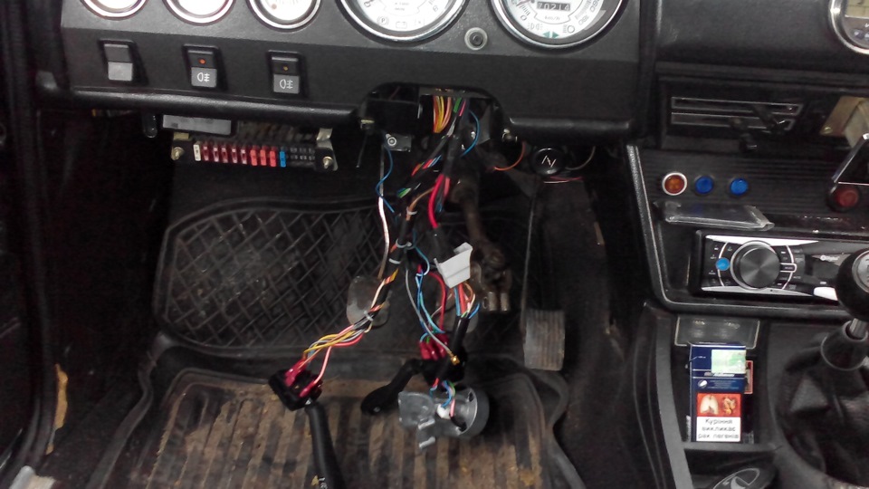 Встановлення підрульових перемикачів Шеві Ніва 2123 5