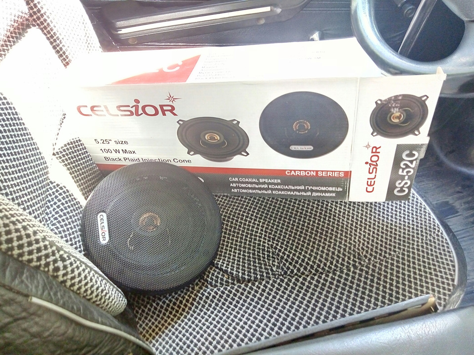 Встановлення динаміків на перед 3