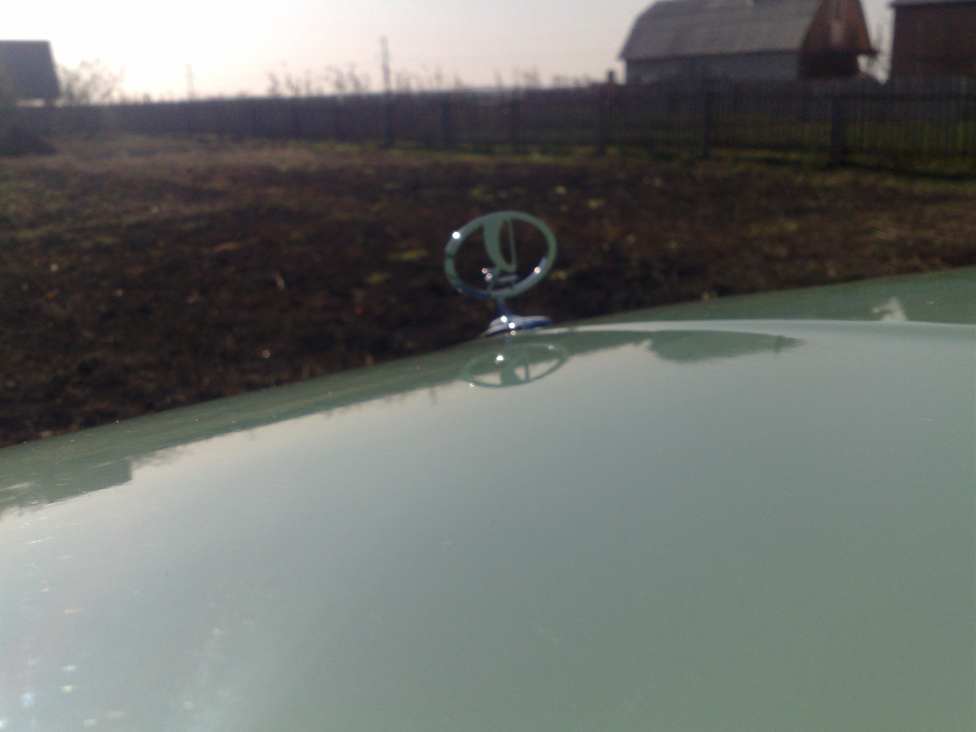 Вазовський значок на капот 4
