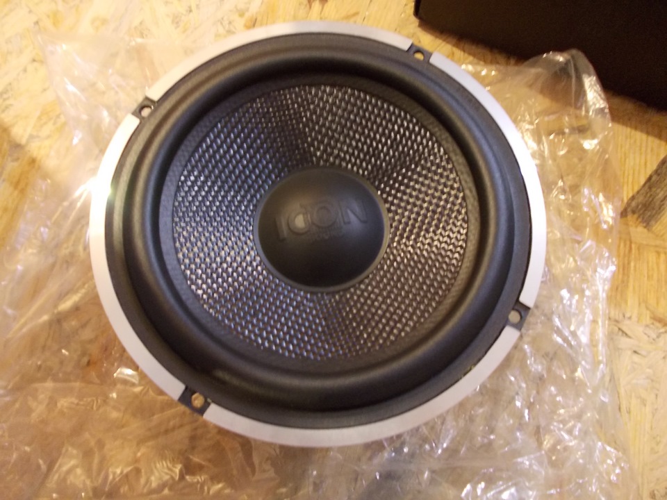 Icon UC-1624 midbass 3