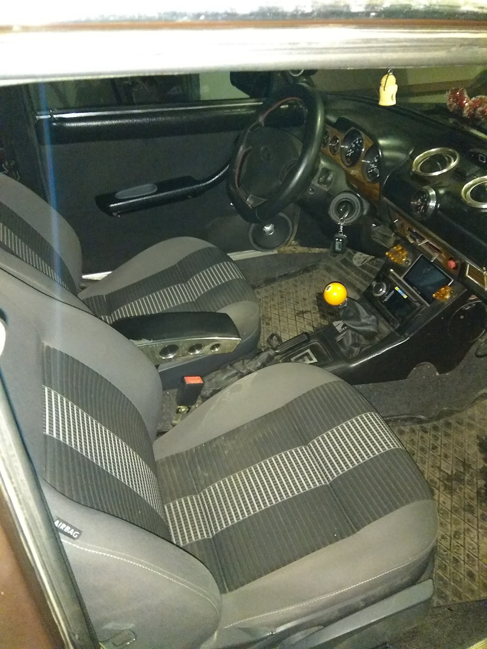 Установка сидений с VW Polo 3