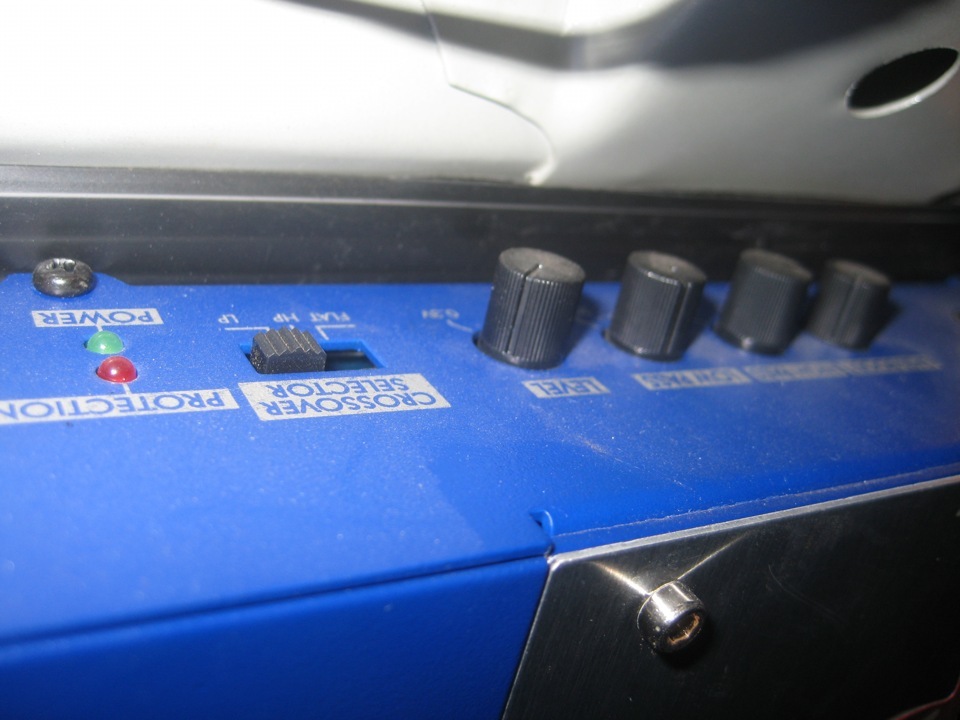 Підсилювач Blaupunkt GTA-270 2