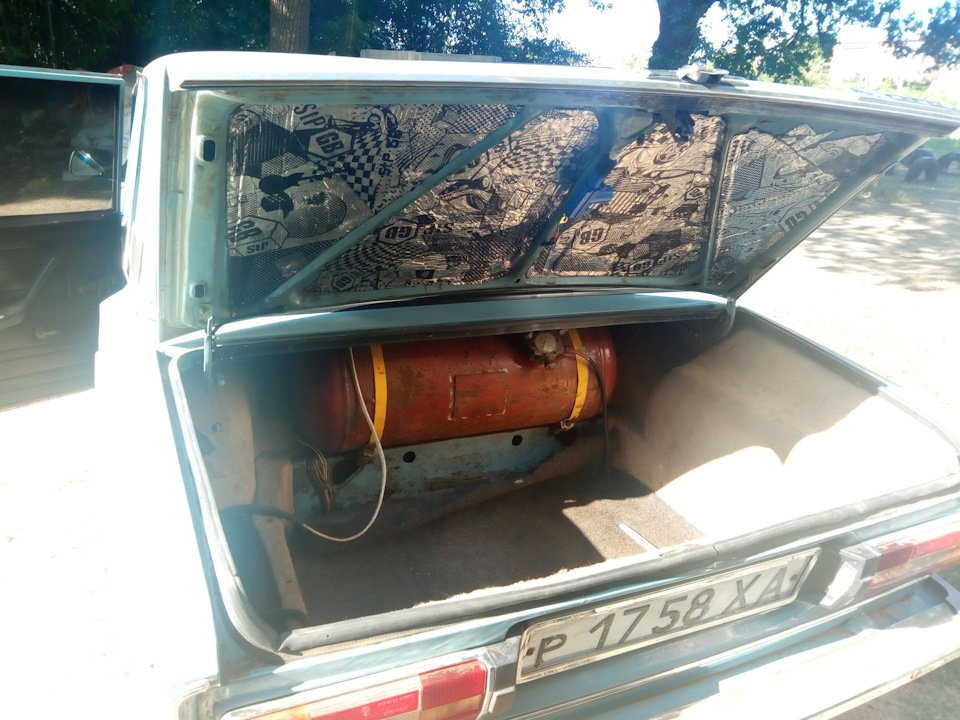 Газові упори в багажник 3