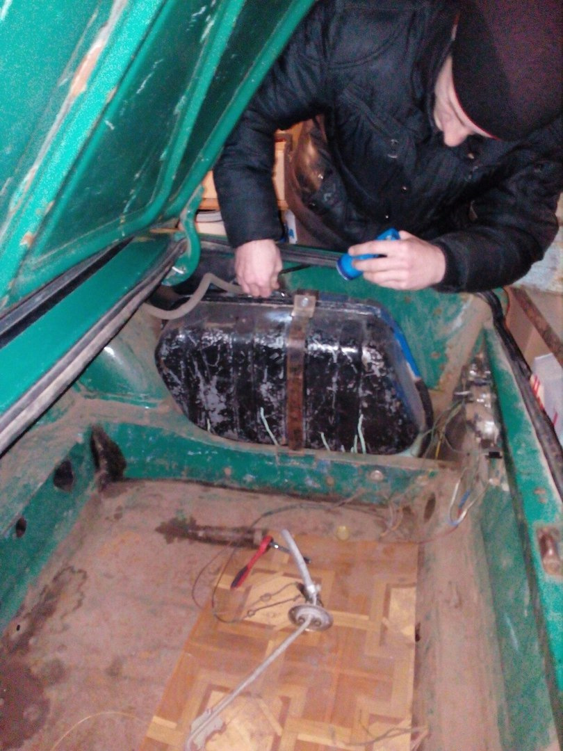 Заміна датчика рівня палива 3