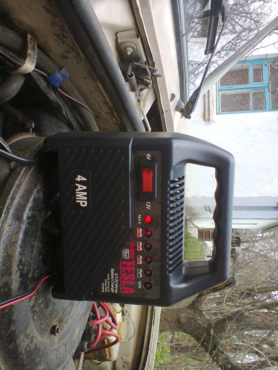 прикупив зарядник 1