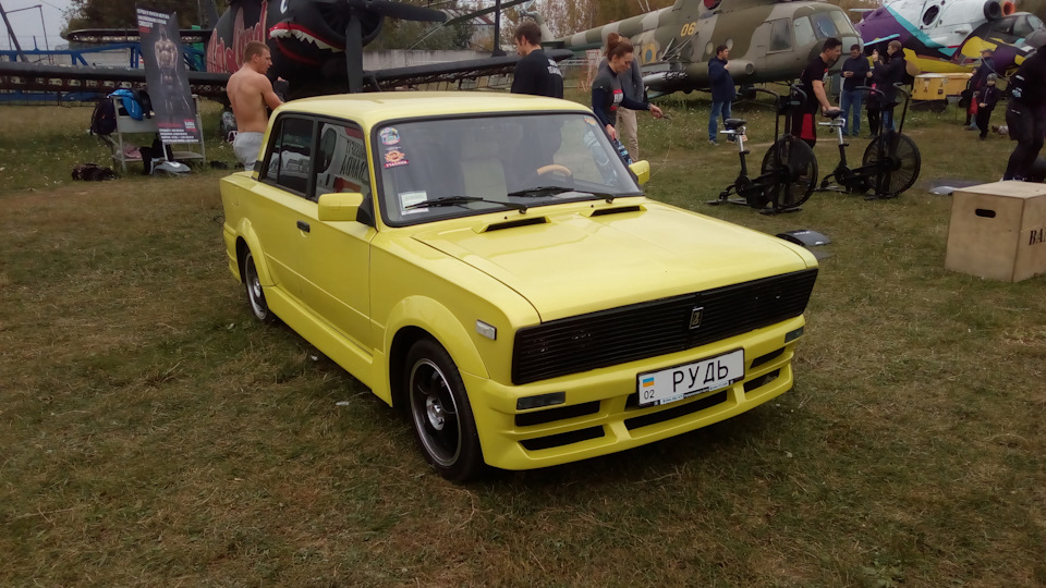 Old car land 1