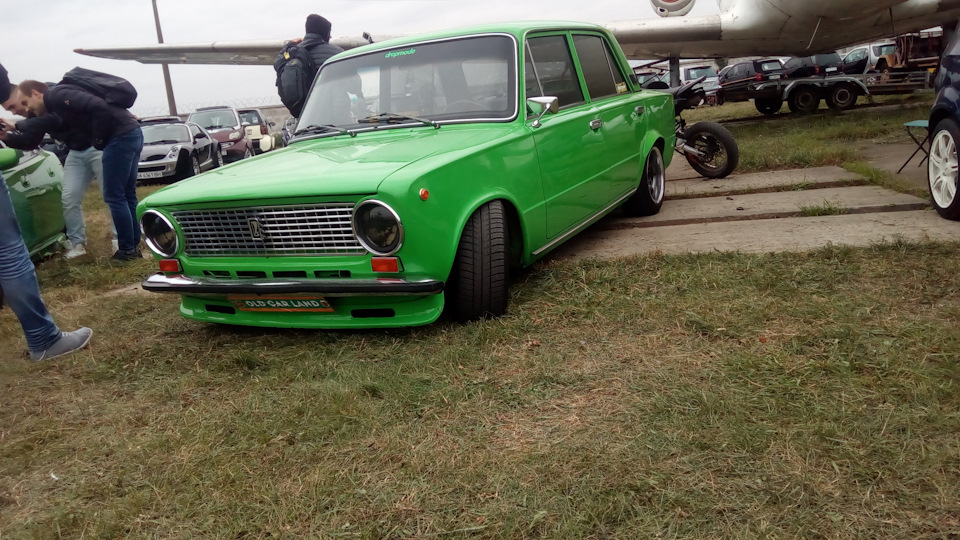 Old car land 4