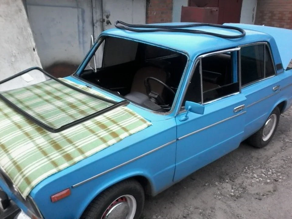 Ущільнювач лобового скла