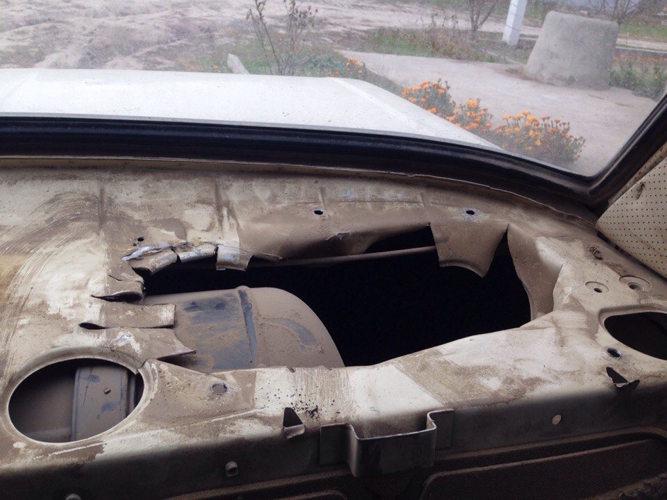 Задня полиця під динаміки. 2