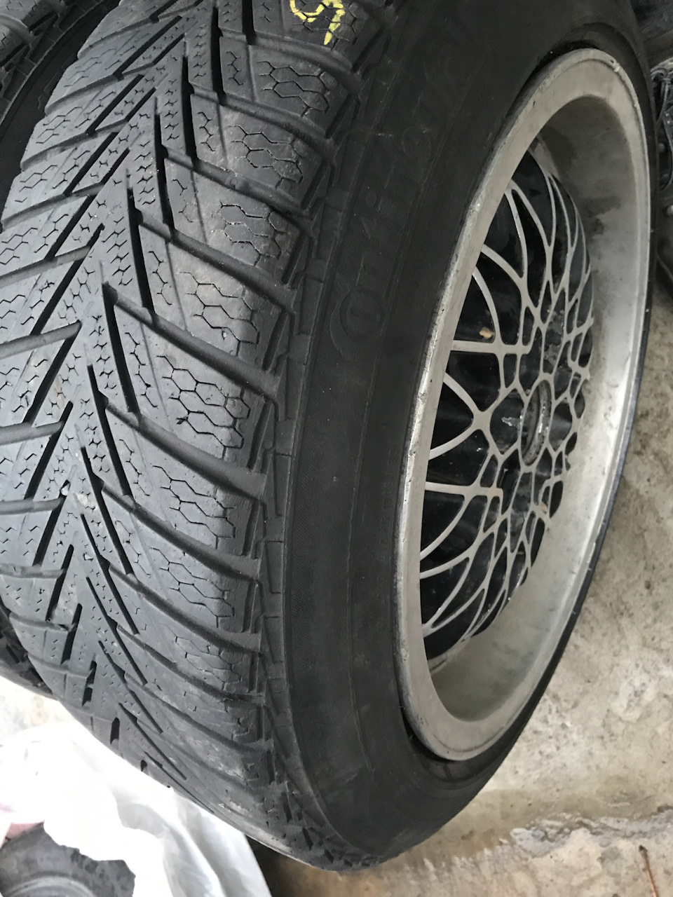 Котки Exip R15 7j ET38 4