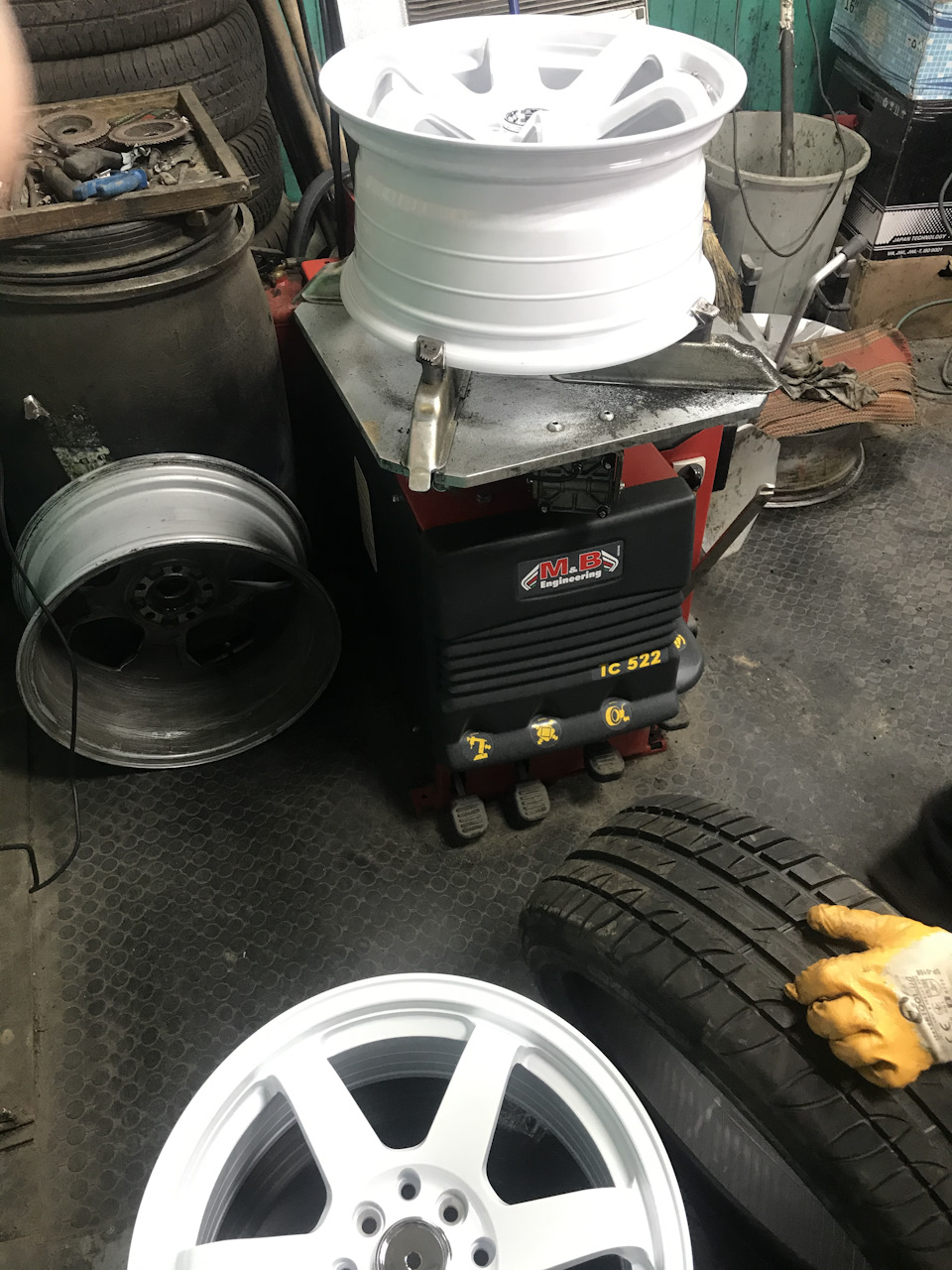 TE37 r16 8j et28 and slik r15 6.5j 1