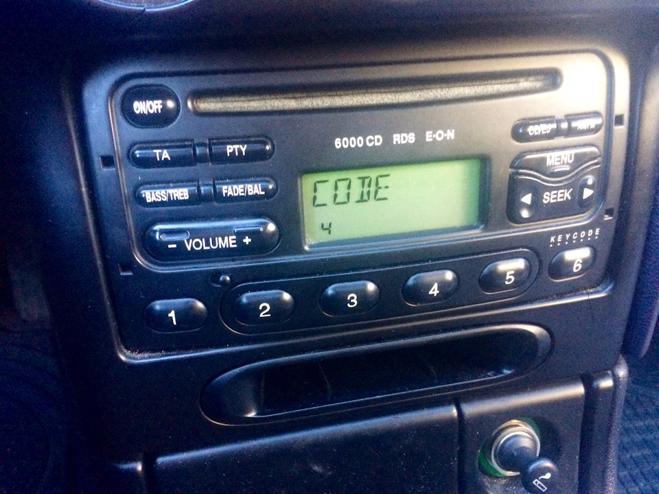 Магнітола в ford Mondeo 2 2