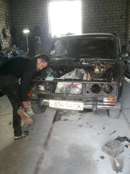НУ і під кипиш ремонту під комПотіком вирішив пофарбувати) 2