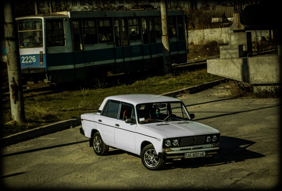 У всіх осінь, у мене - промзона))) 4