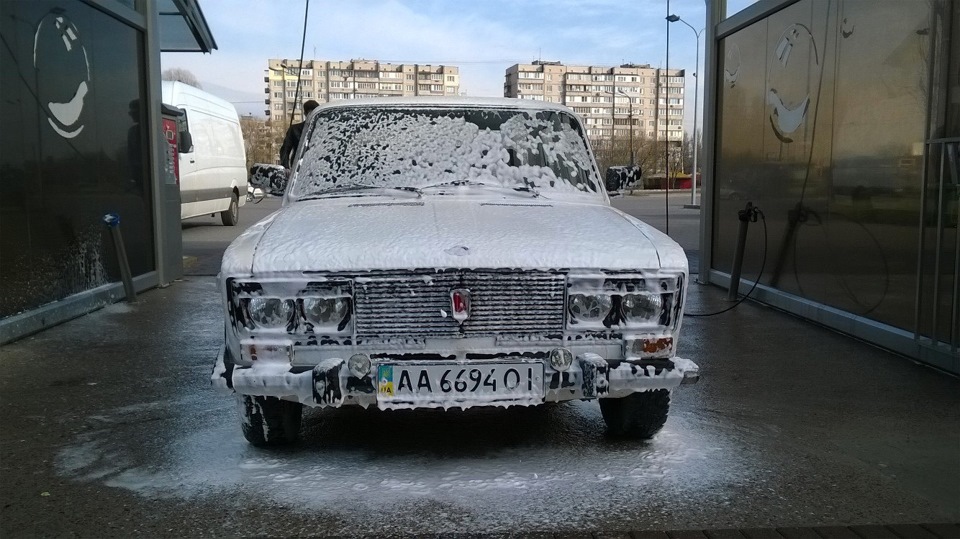 Просто миття після зими) А то ще сніг пару днів тому був) 1