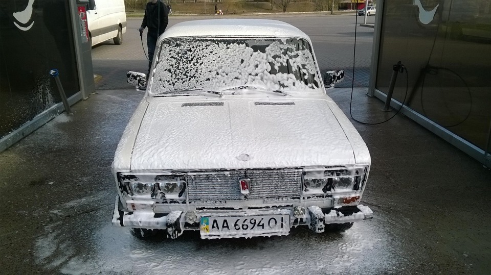 Просто миття після зими) А то ще сніг пару днів тому був) 2