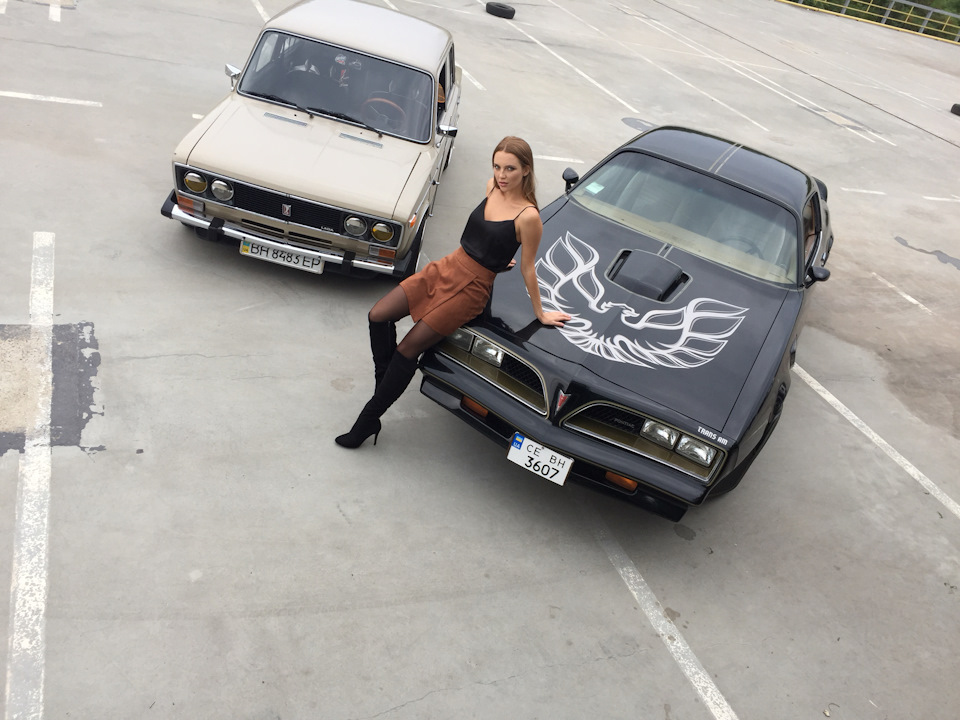 Фото з боку Понтіак та Жига 3