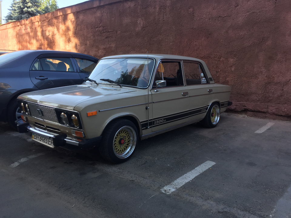 Наклеювання на борт LADA 1500S 1