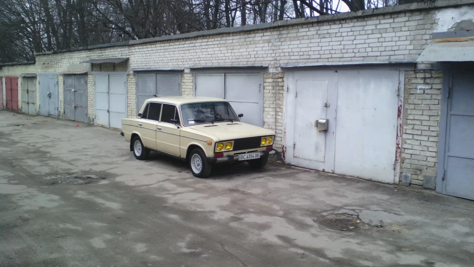 с 8 марта машинка))))