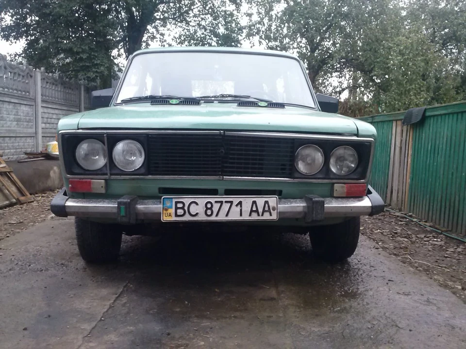 решітка в чорний мат