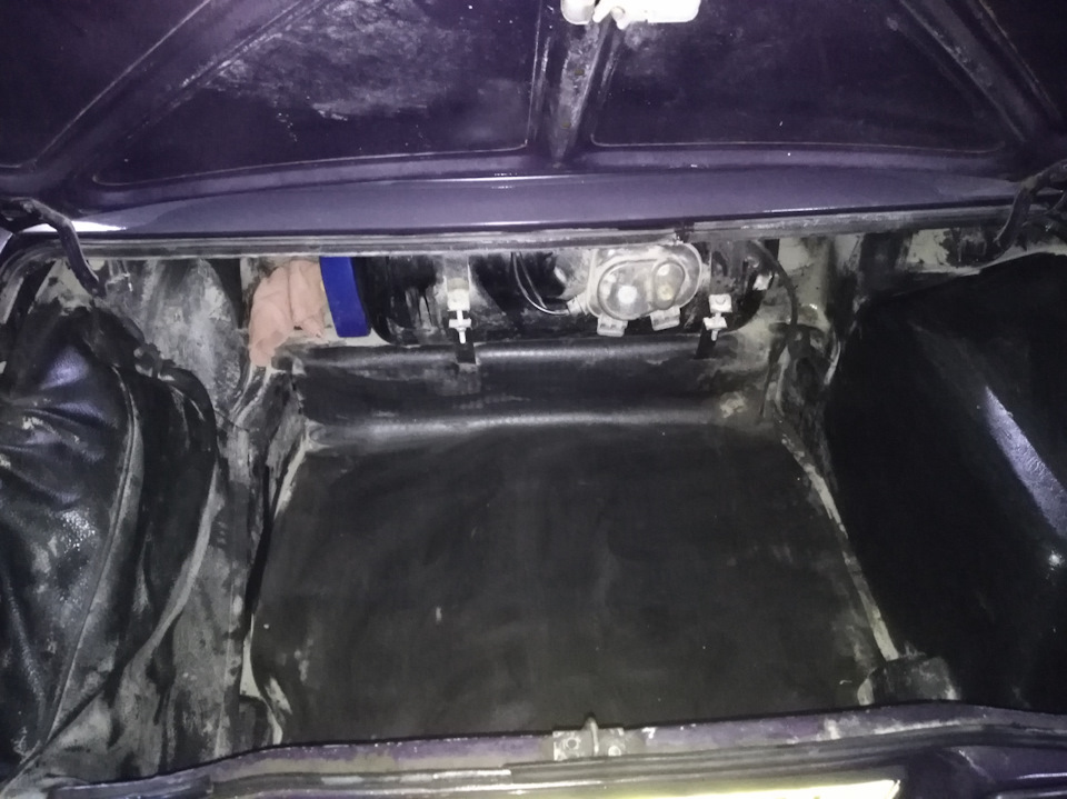 У зв'язку з покупкою іншого авто, настав час продажу 4