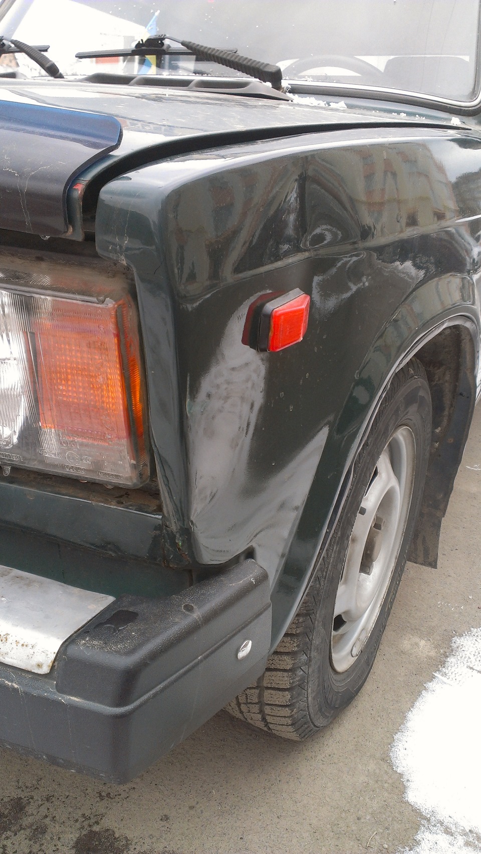 Toyota Camry вдарила на парковці 1