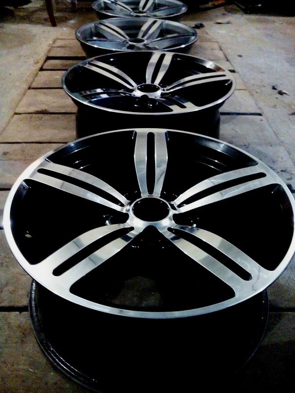 BMW R18 M style.Полірування лицевої частини дисків. 2