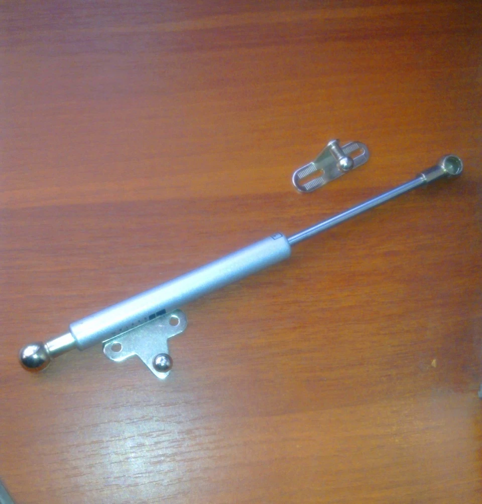 Газовий упор багажника