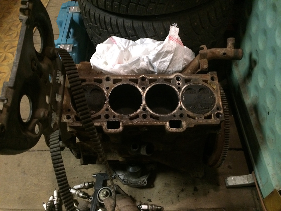 Від нудьги вирішив зібрати низ 1.9 16v 84 на 84 мм. (квадрат). 2