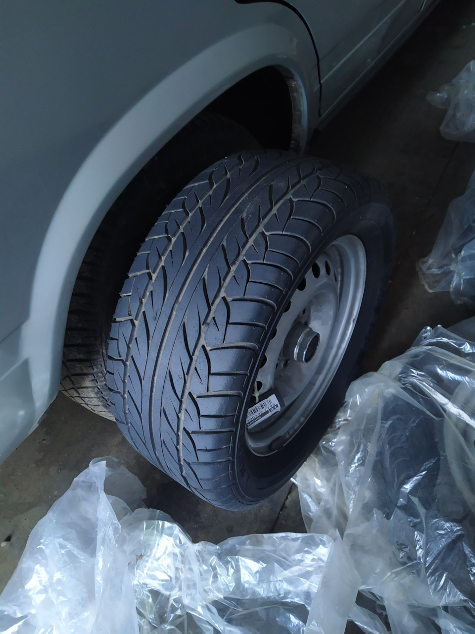 Sumitomo HTR 200 215/50 13 1