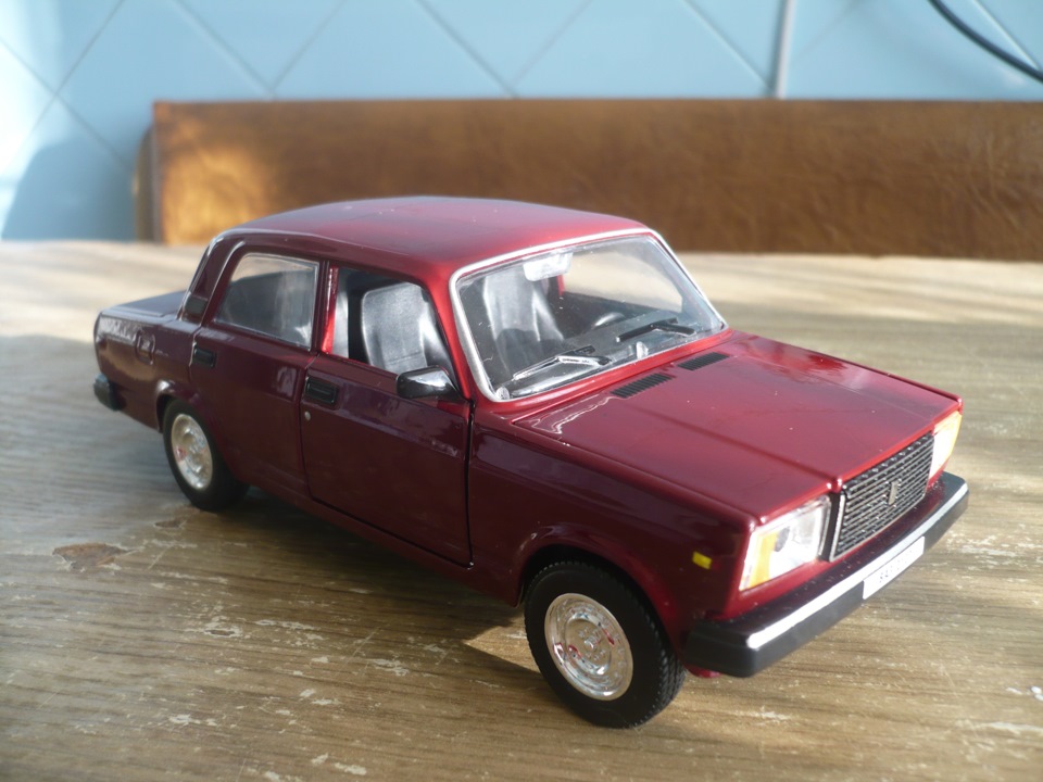 ВАЗ 2107 М1:24 1