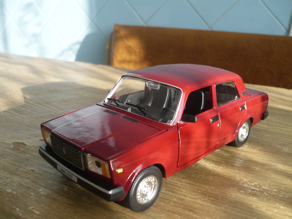 ВАЗ 2107 М1:24 2
