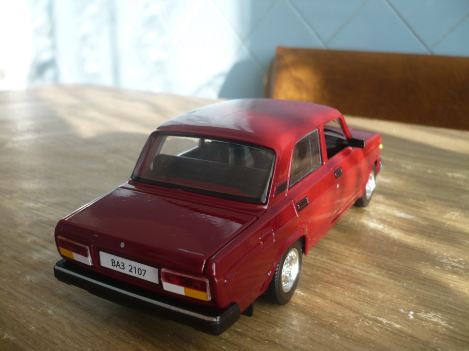 ВАЗ 2107 М1:24 3