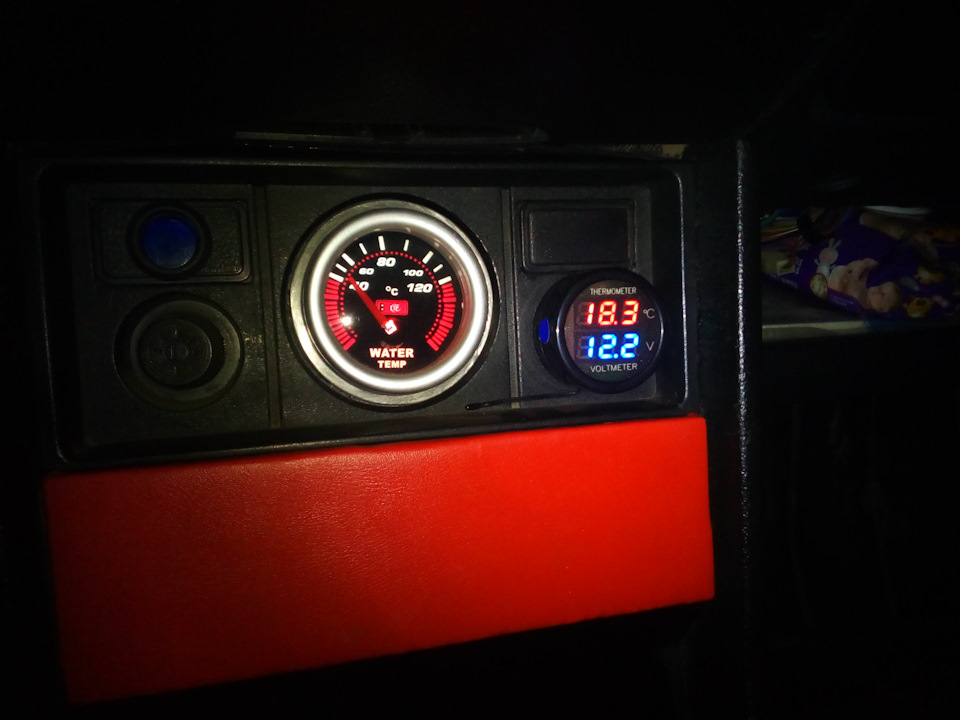 2in1 термометр і вольтметр 3
