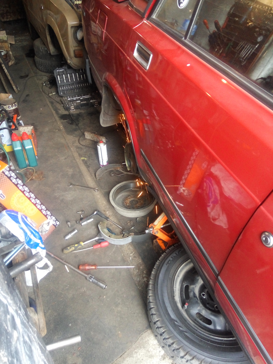 Заміна задніх пружин, амортизаторів, гальмівних колодок тощо 5